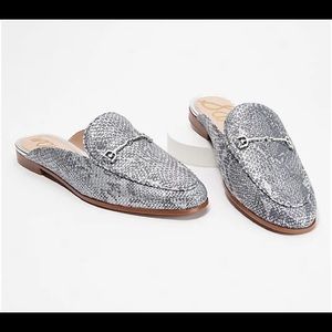 Edelman Linnie Bit Mule in silver snake, NWOT